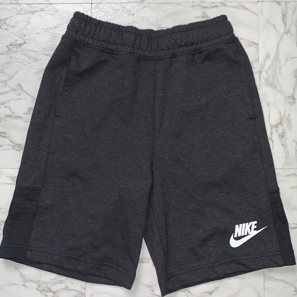 Nike short